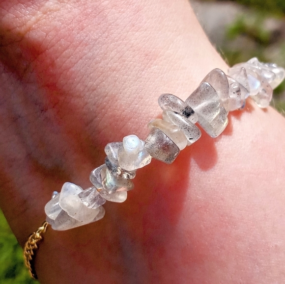 Genuine Labradorite chip wire bracelet - Picture 2 of 5